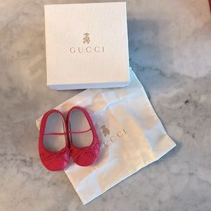 Baby Gucci shoes in size 17 in Bright pink color